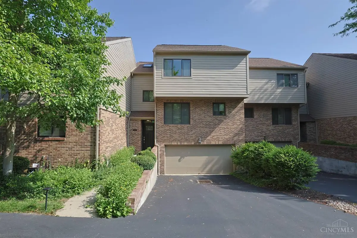 90 Carpenters Ridge, Blue Ash, OH 45241 - #1