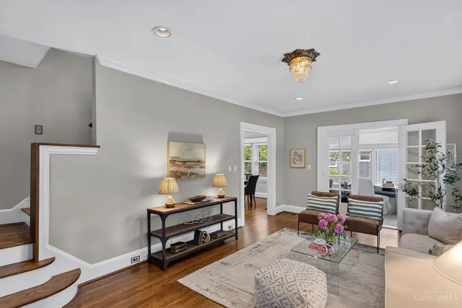2991 Linwood Avenue, Cincinnati, OH 45208 - #3