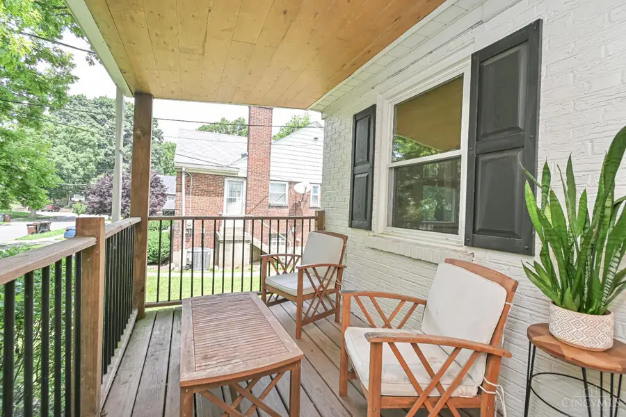 164 S Grove Avenue, Wyoming, OH 45215 - #3