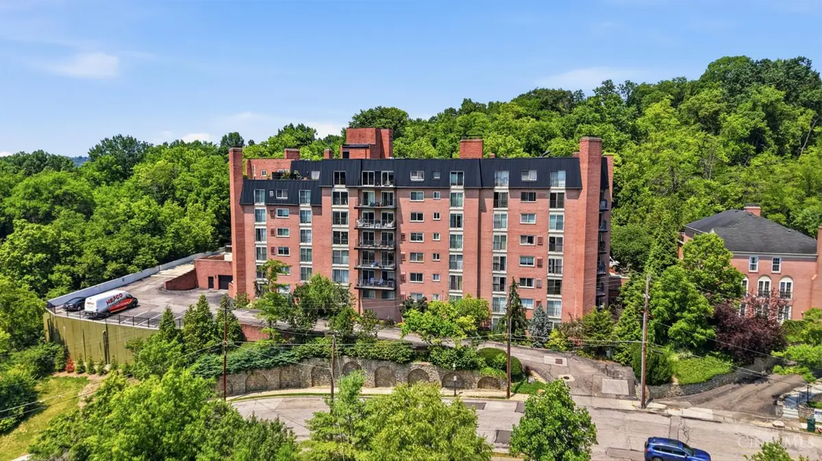880 Rue De La Paix #A24, Cincinnati, OH 45220 - #1