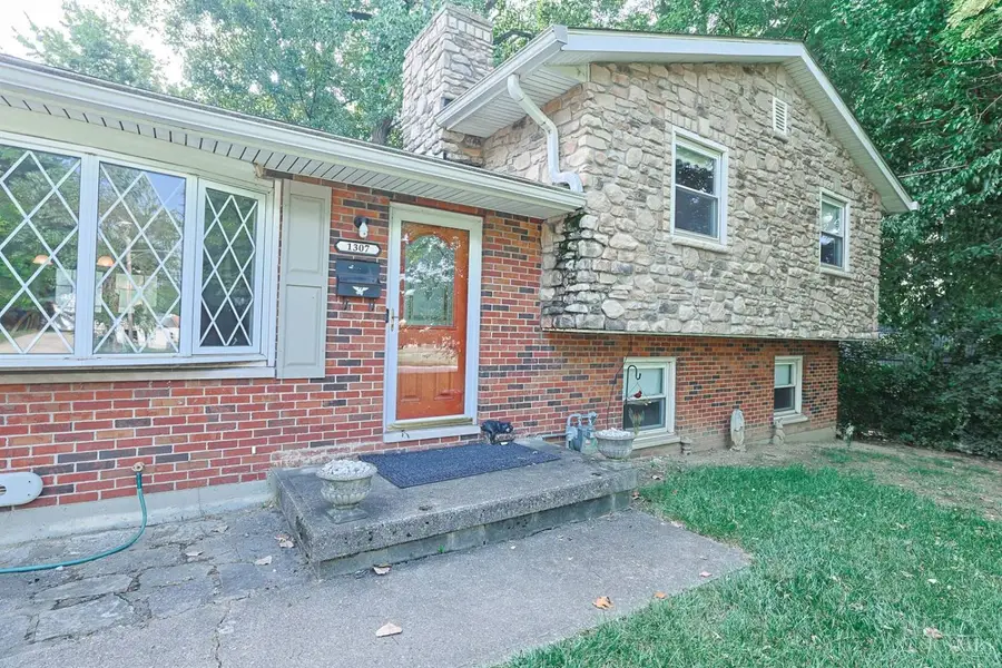1307 Park Drive, Middletown, OH 45044 - #3