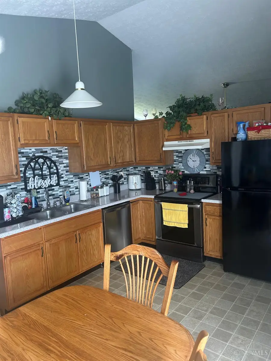 819 Barrington Court, Trenton, OH 45067 - #3
