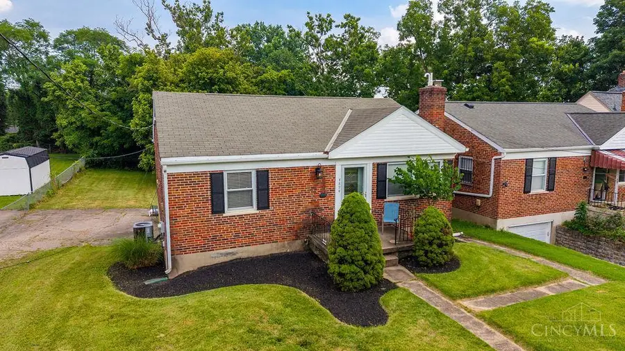 4894 Oaklawn Drive, Cincinnati, OH 45227 - #3