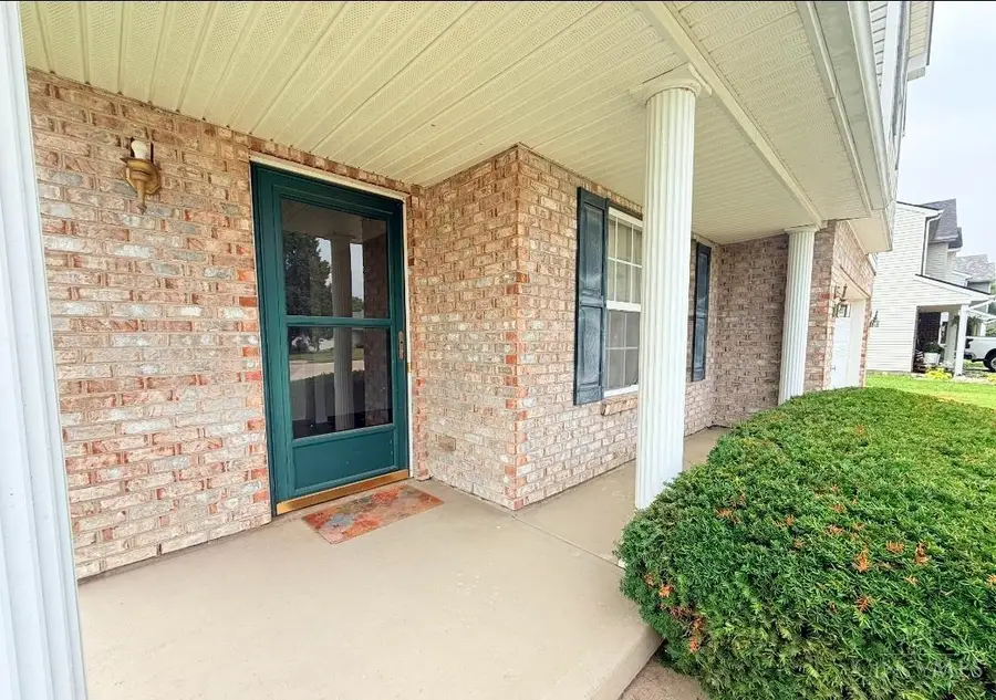 151 W Arlington Drive, Trenton, OH 45067 - #3