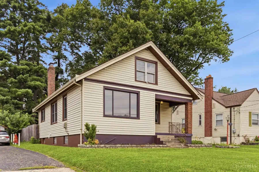 3606 Homelawn Avenue, Cheviot, OH 45211 - #2