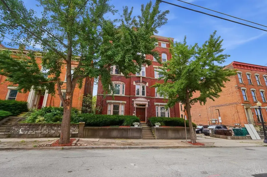 427 Hopkins Street #8, Cincinnati, OH 45203 - #3