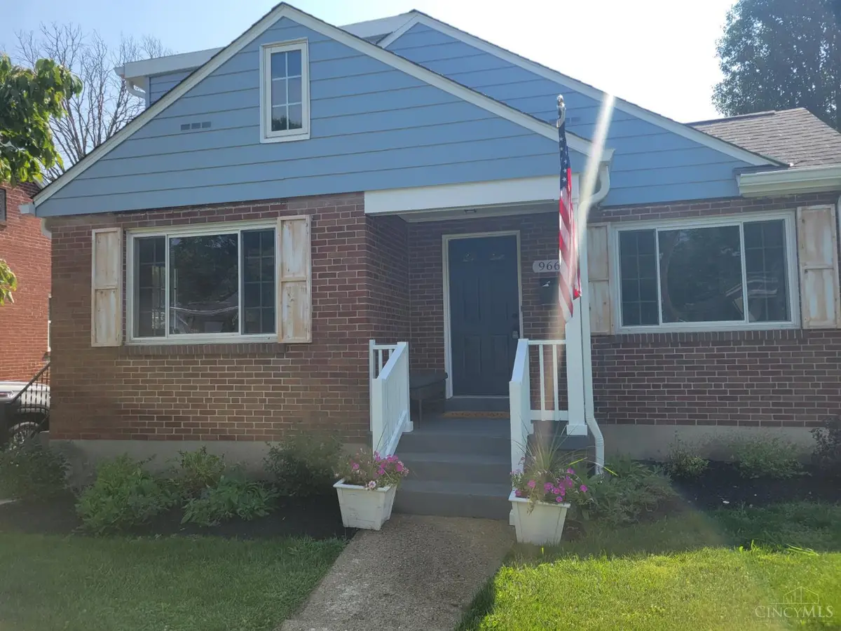 966 Summit Avenue, Glendale, OH 45246 - #1