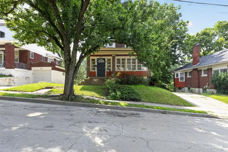 2654 Cora Avenue, Cincinnati, OH 45211 - #2