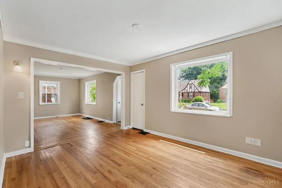4306 Homelawn Avenue, Cincinnati, OH 45211 - #3