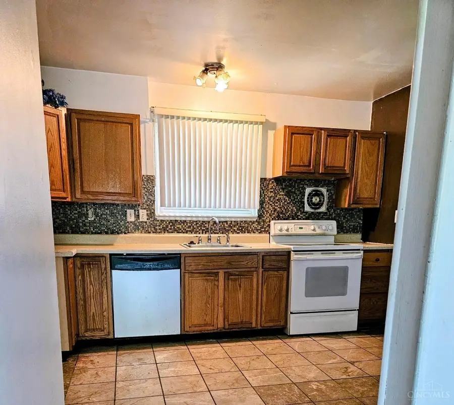 11483 Farmington Road, Forest Park, OH 45240 - #2