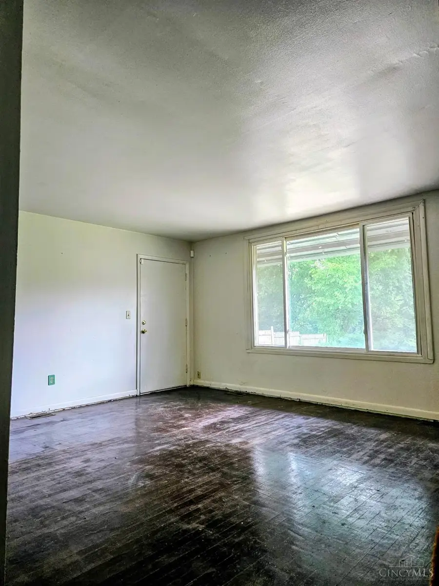 11483 Farmington Road, Forest Park, OH 45240 - #3