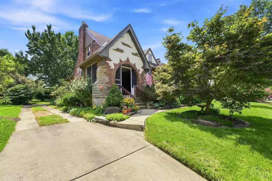 1627 Harbeson Avenue, Cincinnati, OH 45224 - #3