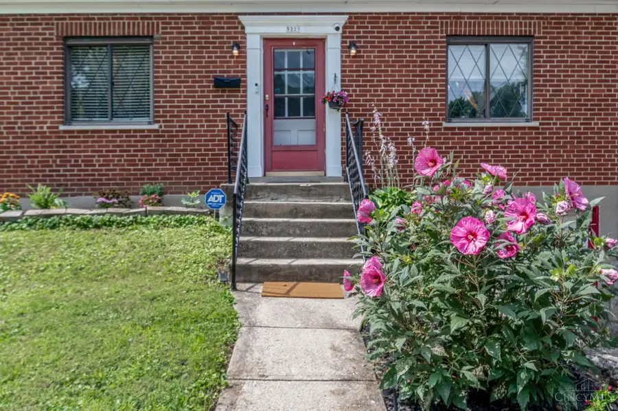 5223 Ralph Avenue, Covedale, OH 45238 - #2