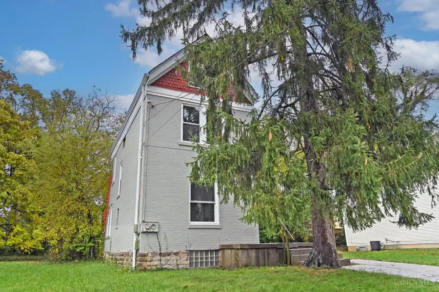 3318 Fairfield Avenue, Cincinnati, OH 45207 - #2