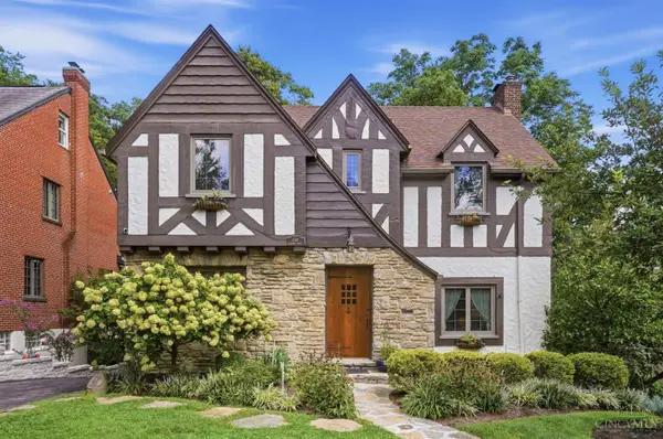 1114 Salisbury Drive, Cincinnati, OH 45226