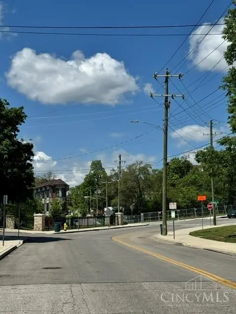 229 Dorchester Avenue, Cincinnati, OH 45219 - #3