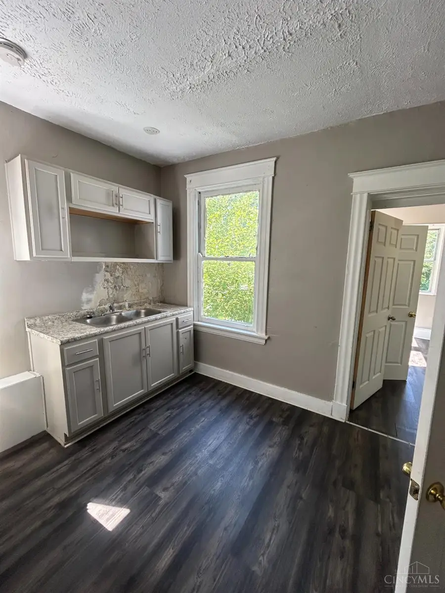 811 S Fred Shuttlesworth Circle, Cincinnati, OH 45229 - #3