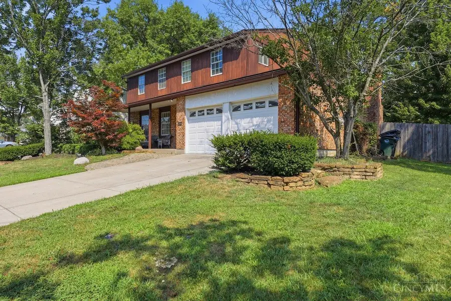 818 Clearfield Lane, Springdale, OH 45240 - #2