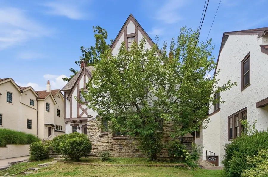 2956 Linwood Avenue, Cincinnati, OH 45208 - #3