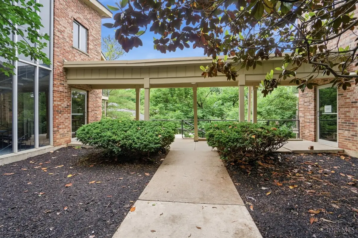 3069 Alpine Terrace #11, Cincinnati, OH 45208 - #1