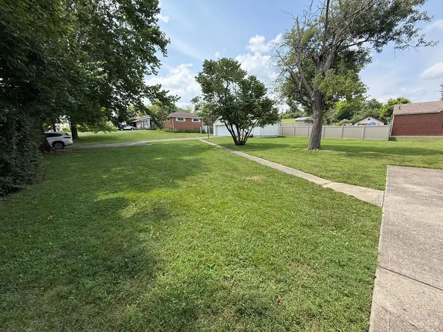 665 New London Road, Hamilton, OH 45013 - #3