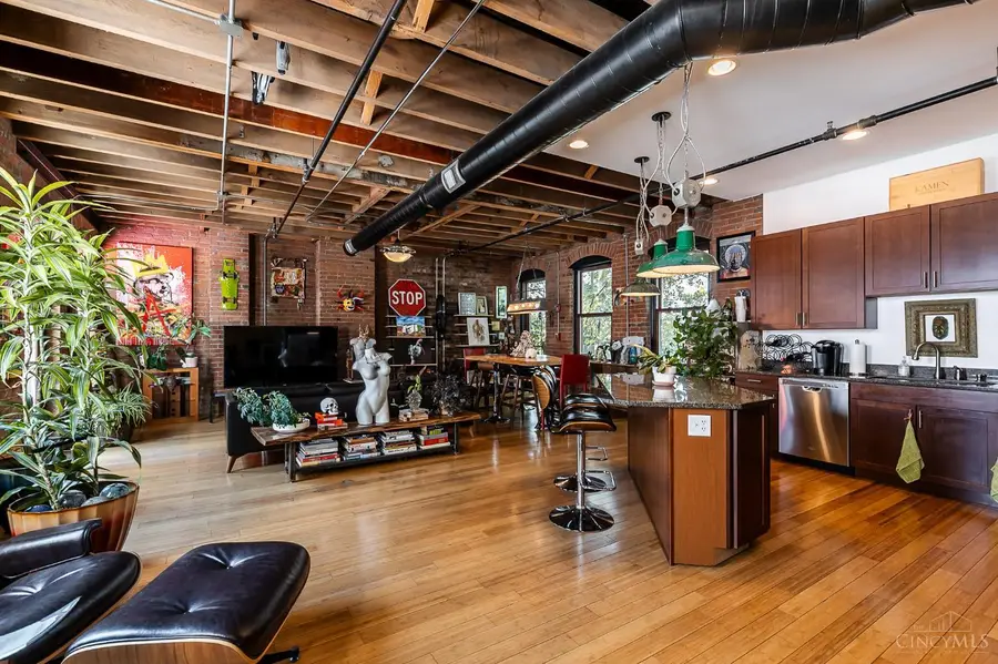 214 E Fourteenth Street #4A, Cincinnati, OH 45202 - #2