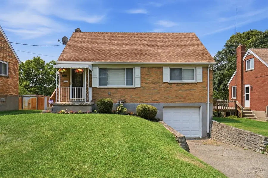6327 Stover Avenue, Cincinnati, OH 45237 - #2