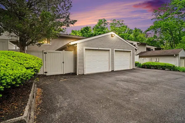 17 Woodview Court, Springdale, OH 45246