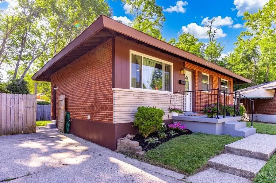 9416 Ridgemoor Avenue, Northbrook, OH 45231 - #2
