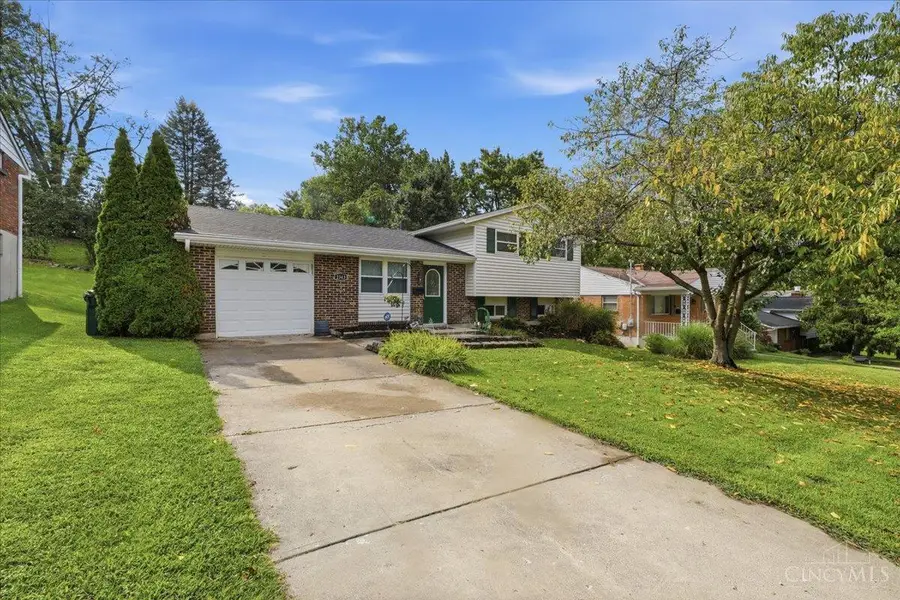 2343 Fairgreen Drive, Covedale, OH 45238 - #2