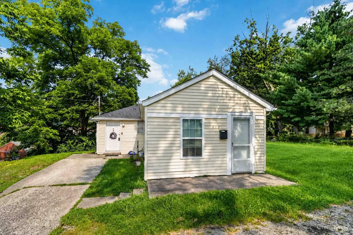 828 W Main Street, Williamsburg, OH 45176 - #1