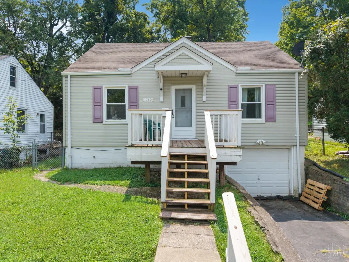 1742 Ashbrook Drive, Cincinnati, OH 45238 - #1