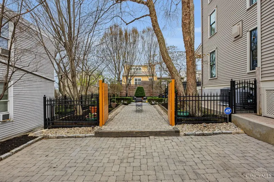 1126 Fuller Street, Cincinnati, OH 45202 - #2