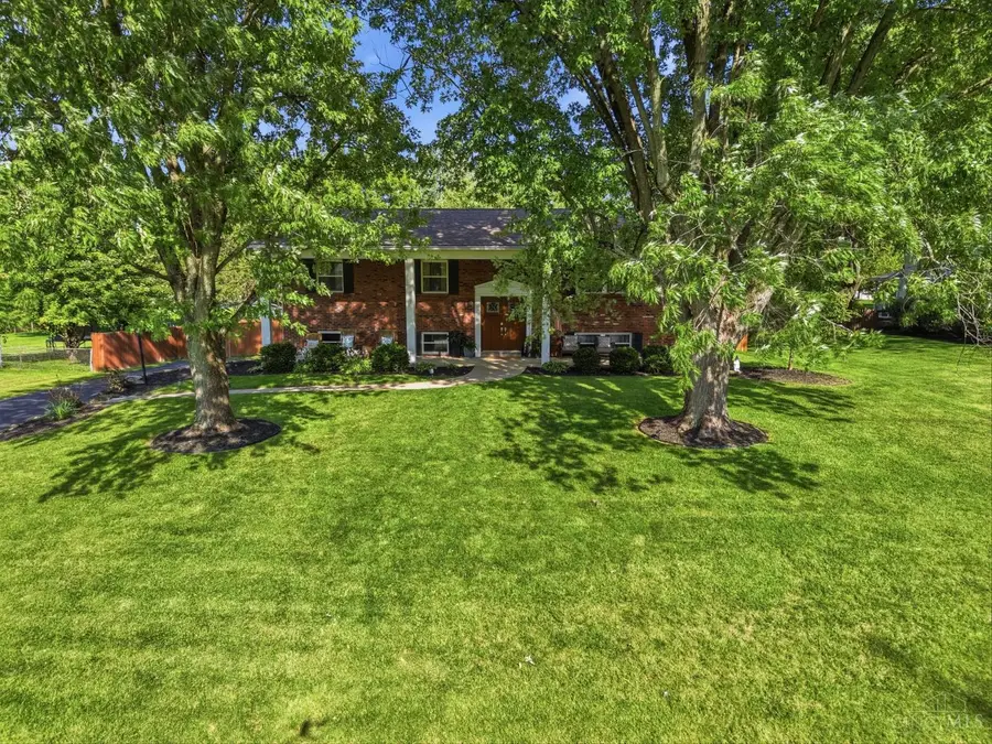 8762 Monticello Dr, West Chester, OH 45069 - #2