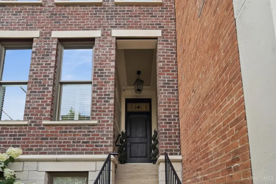 221 W Fifteenth Street, Cincinnati, OH 45202 - #2