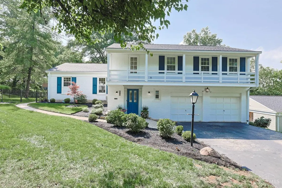 4006 Miami Rd, Mariemont, OH 45227 - #1