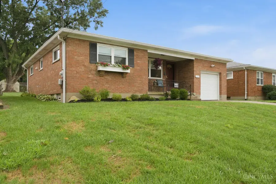618 Ivyhill Drive, Delhi, OH 45238 - #2