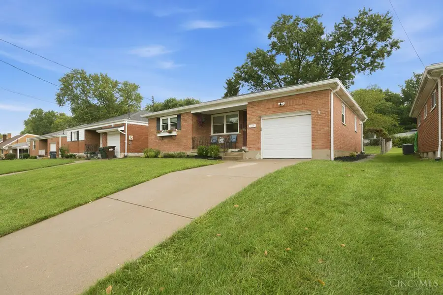 618 Ivyhill Drive, Delhi, OH 45238 - #3