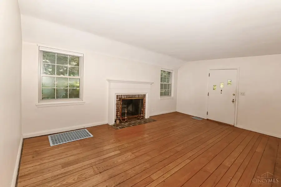 5941 Wayside Avenue, Cincinnati, OH 45230 - #3