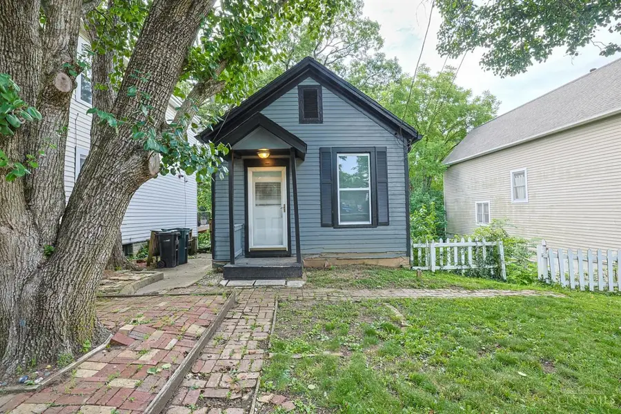 558 Missouri Avenue, Cincinnati, OH 45226 - #3
