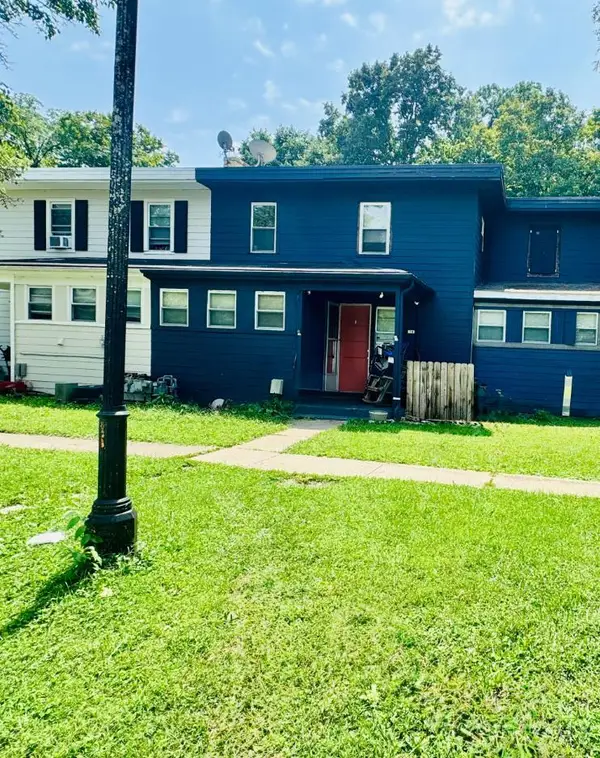 24 Falcon Lane, Greenhills, OH 45218