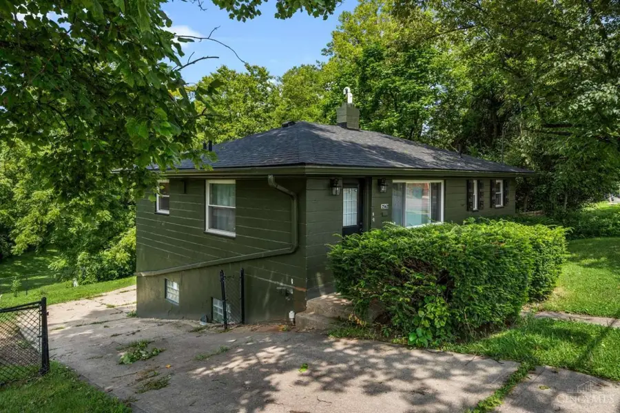 2562 Montana Avenue, Cincinnati, OH 45211 - #3