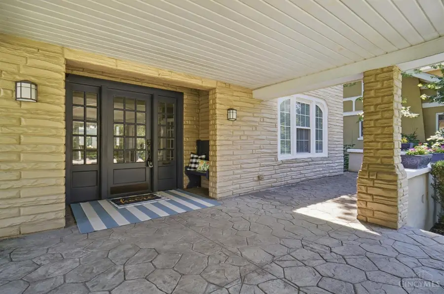 910 Springfield Pike, Wyoming, OH 45215 - #2