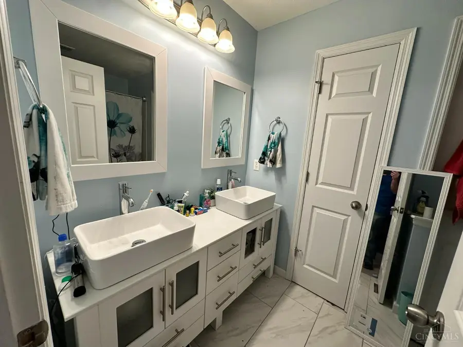 7216 Rolling Oaks Court, Cincinnati, OH 45239 - #2