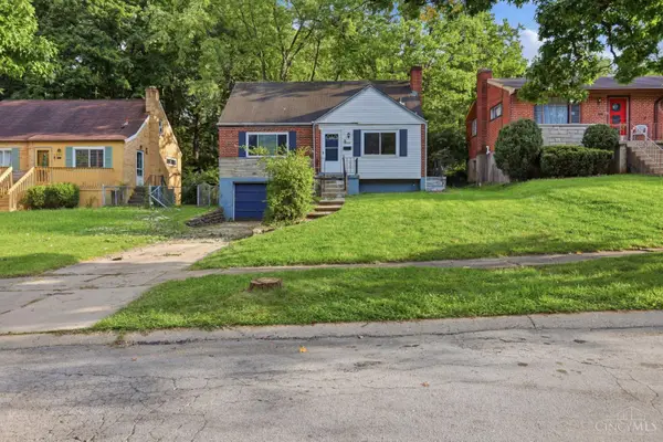 1694 Ashbrook Drive, Cincinnati, OH 45238