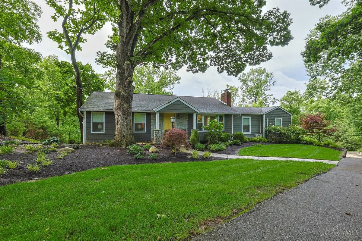 211 Hilltop Lane, Wyoming, OH 45215 - #1