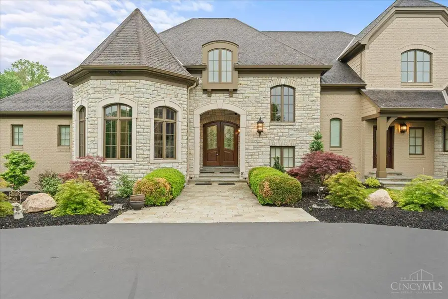 9020 Whisperinghill Drive, The Village Of Indian Hill, OH 45242 - #2