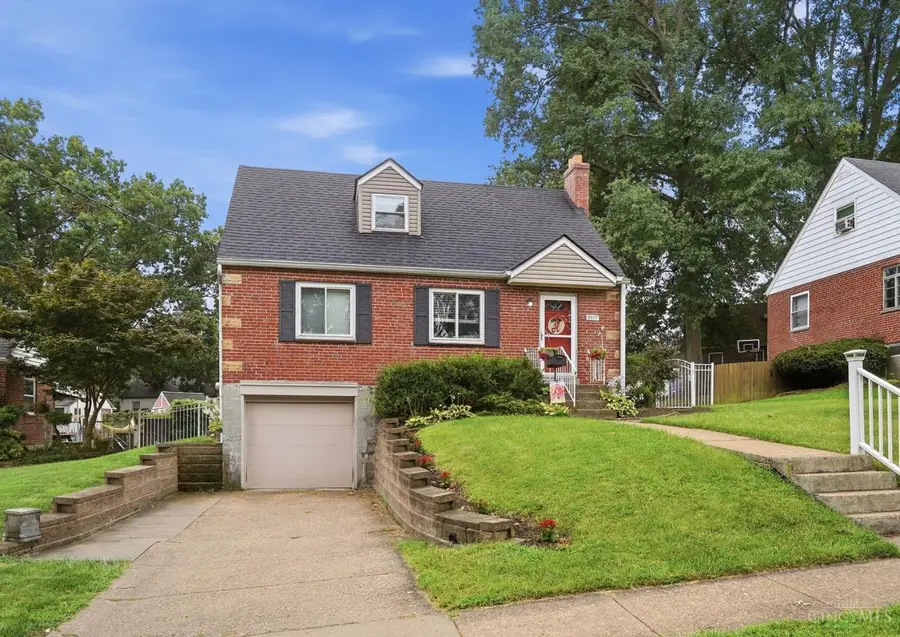 5577 Raceview Avenue, Cincinnati, OH 45248 - #3