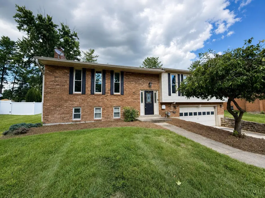 8354 Shadowpoint Court, Montgomery, OH 45242 - #2
