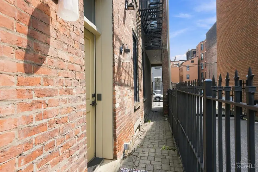1329 Republic Street, Cincinnati, OH 45202 - #3